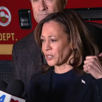 Kamala Meets With LA Firefighters