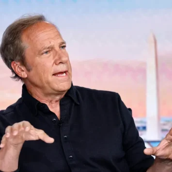 ‘Dirty Jobs’ Host Mike Rowe Files 7-Figure Lawsuit